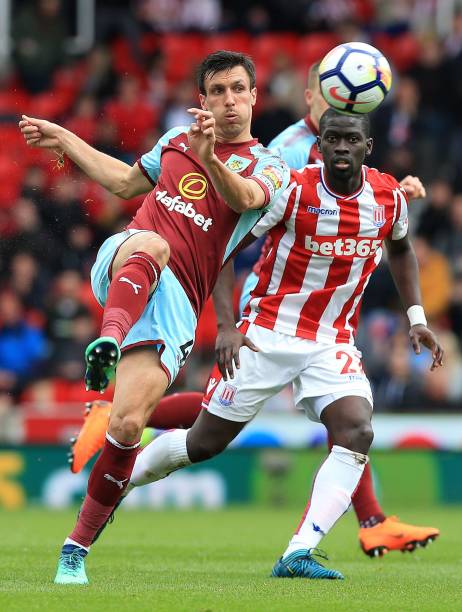 他们通过中 他们通过中