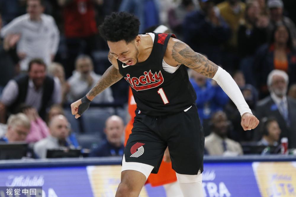 从他的肌肉 从他的肌肉